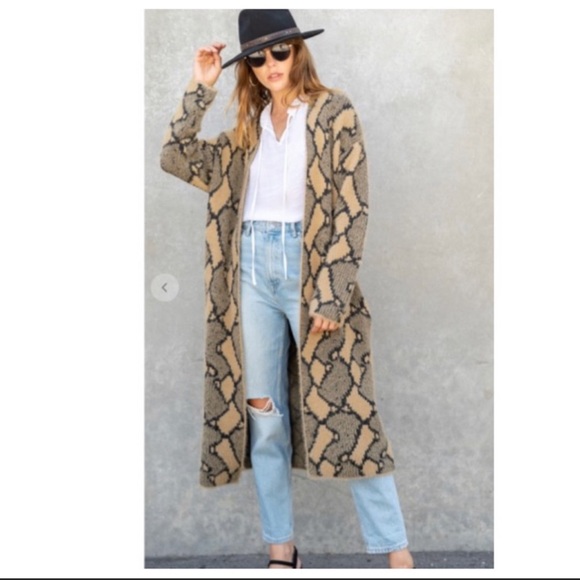 ABSOLUTELY FABULOUS LONG SWEATER SNAKESKIN JACKET - Picture 6 of 8